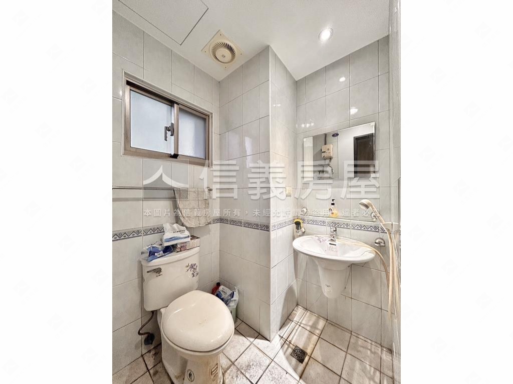 十八甲稀有黃金店面房屋室內格局與周邊環境