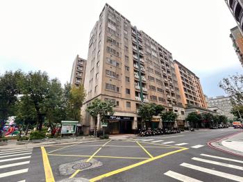 十八甲稀有黃金店面