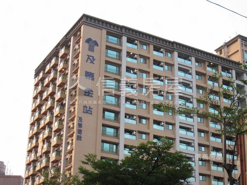及第金站稀有露臺戶房屋室內格局與周邊環境