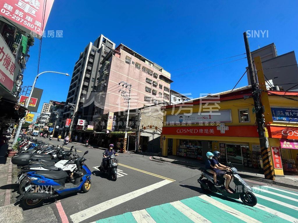 及第金站稀有露臺戶房屋室內格局與周邊環境