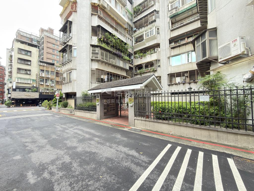 現成收租！面公園餐飲金店房屋室內格局與周邊環境