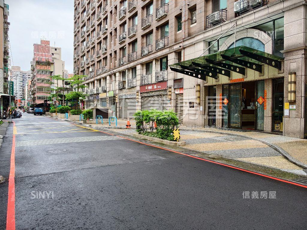 世紀凱悅三房車位房屋室內格局與周邊環境