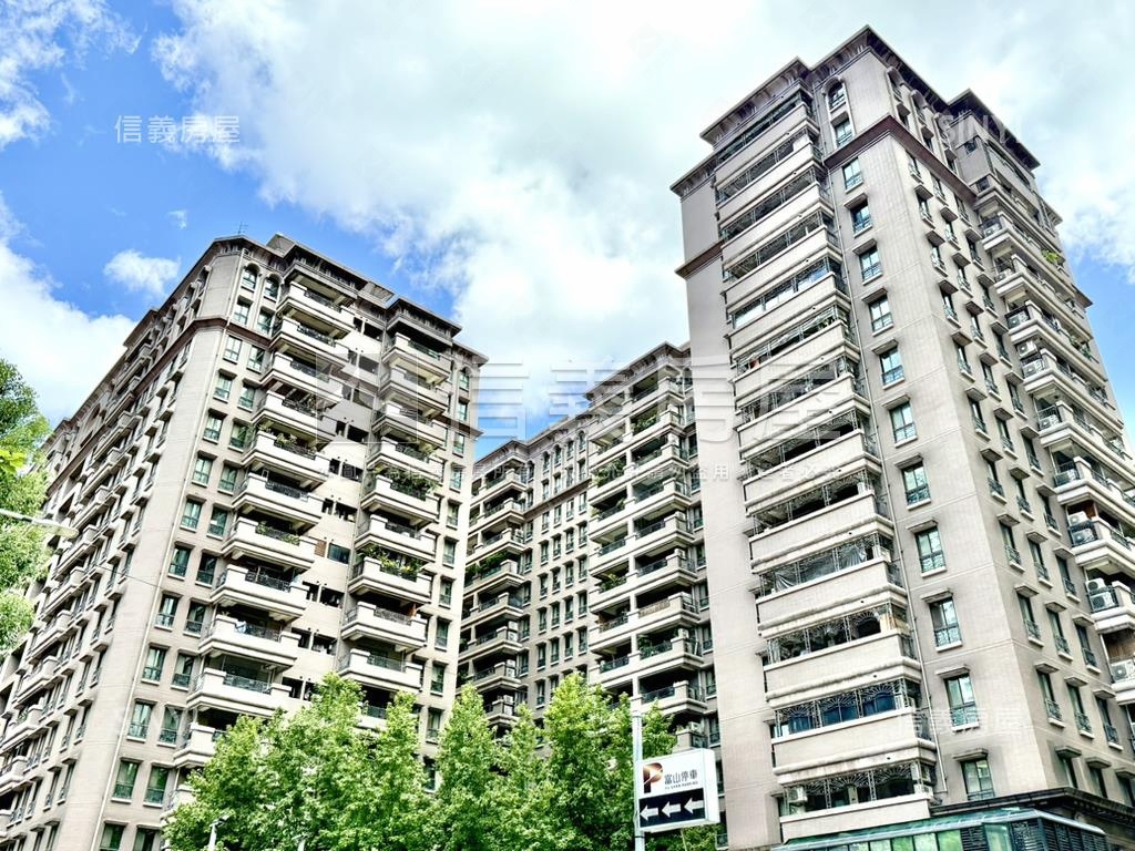 家麒文化★４房雙車位房屋室內格局與周邊環境