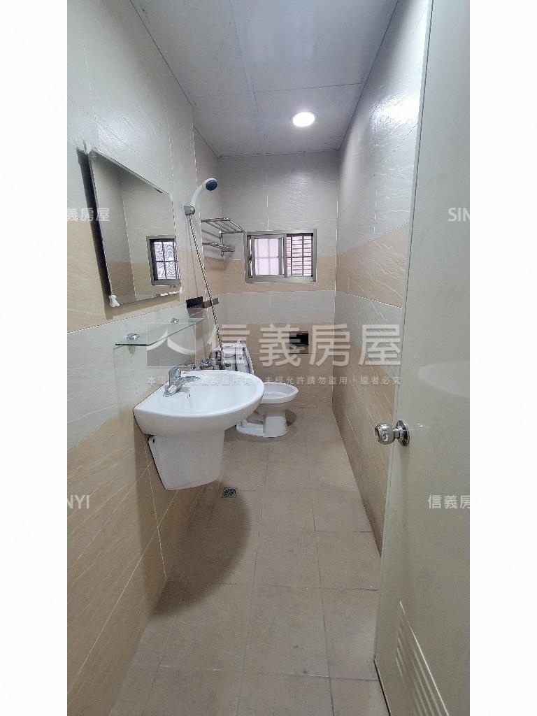 慈文國中旁文青美透天房屋室內格局與周邊環境