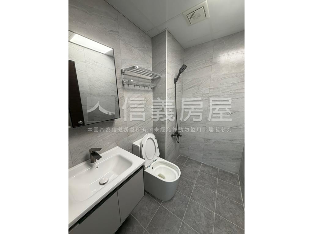 車站旁四套房新整理透天房屋室內格局與周邊環境