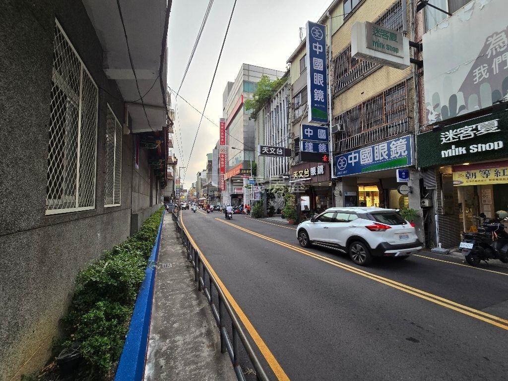 府前街黃金店鋪房屋室內格局與周邊環境