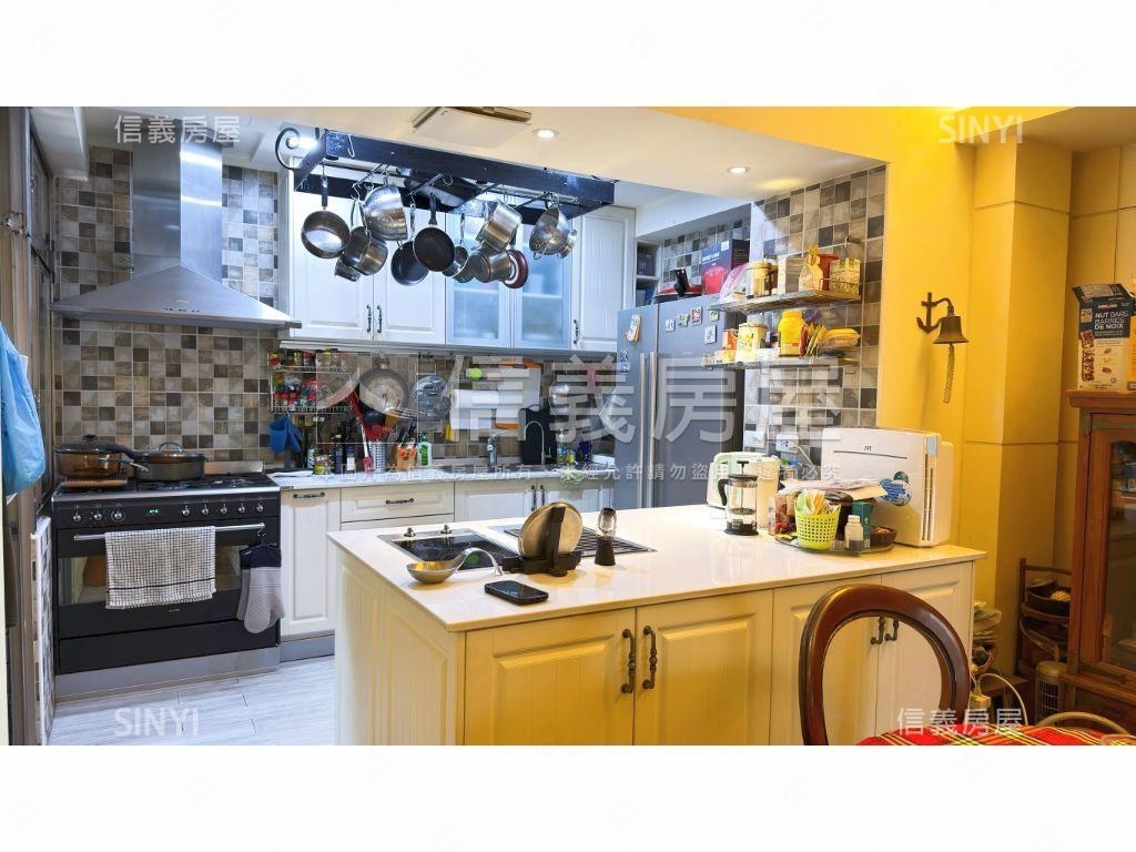 麥克阿瑟！大露臺四房平車房屋室內格局與周邊環境