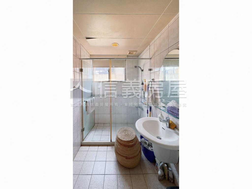 麥克阿瑟！大露臺四房平車房屋室內格局與周邊環境