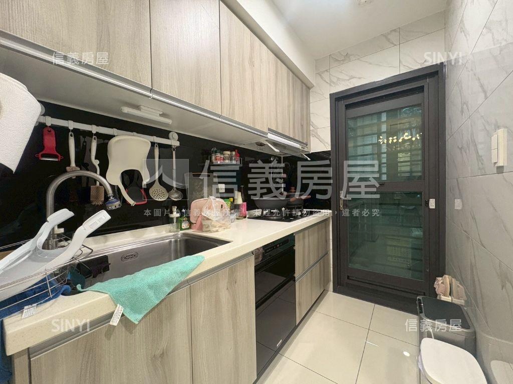 亞悅晴空房屋室內格局與周邊環境