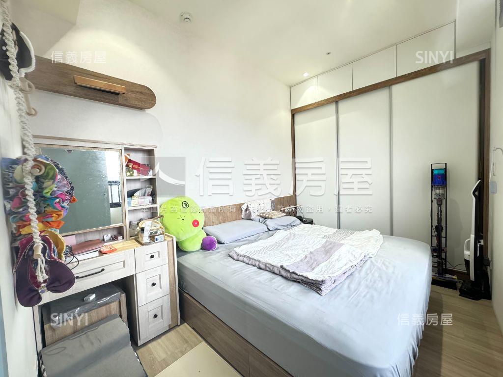 精美捷運景觀邊間兩房車位房屋室內格局與周邊環境