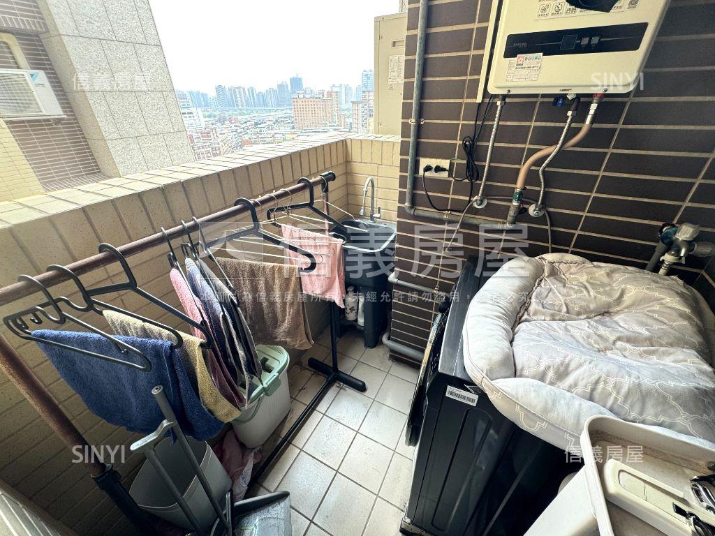 精美捷運景觀邊間兩房車位房屋室內格局與周邊環境