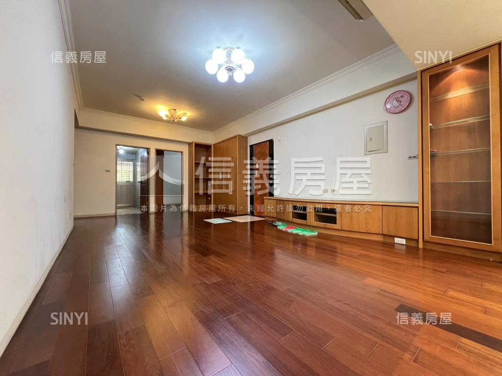 中央公園絕美三房車位房屋室內格局與周邊環境