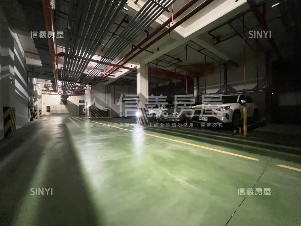 中央公園絕美三房車位房屋室內格局與周邊環境