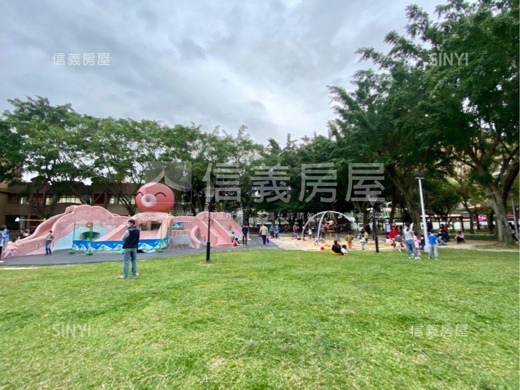 中央公園絕美三房車位房屋室內格局與周邊環境