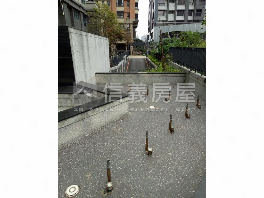 公園敦品清新美妝三房房屋室內格局與周邊環境