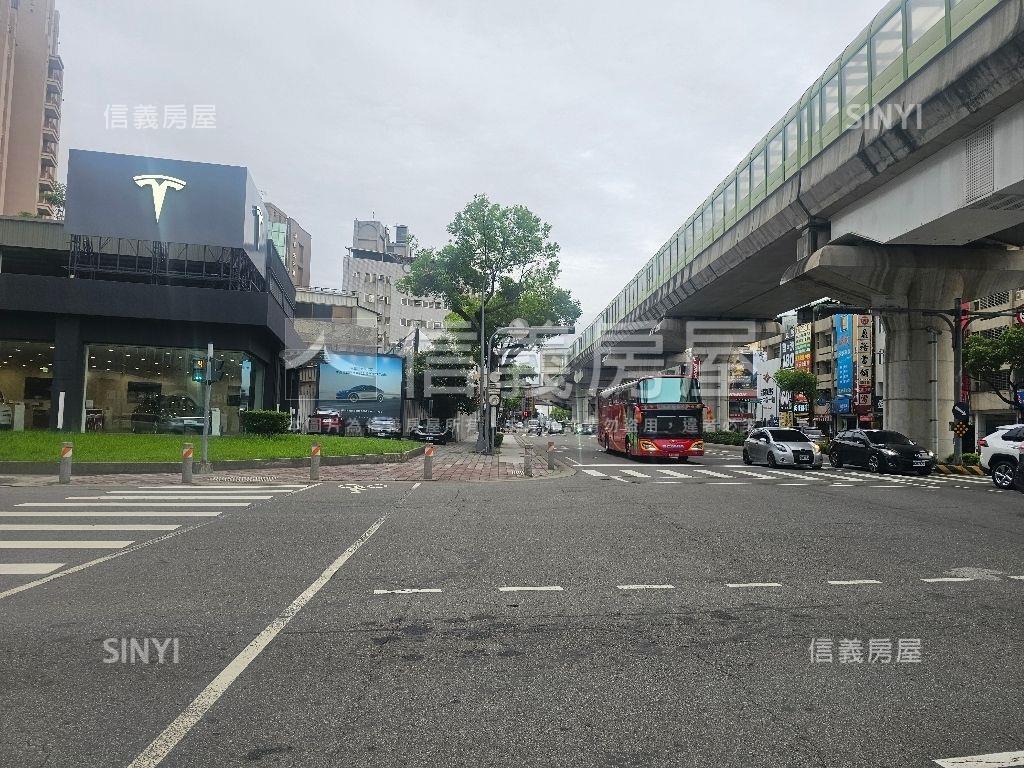 ＶＶＳ１高樓充電車位房屋室內格局與周邊環境