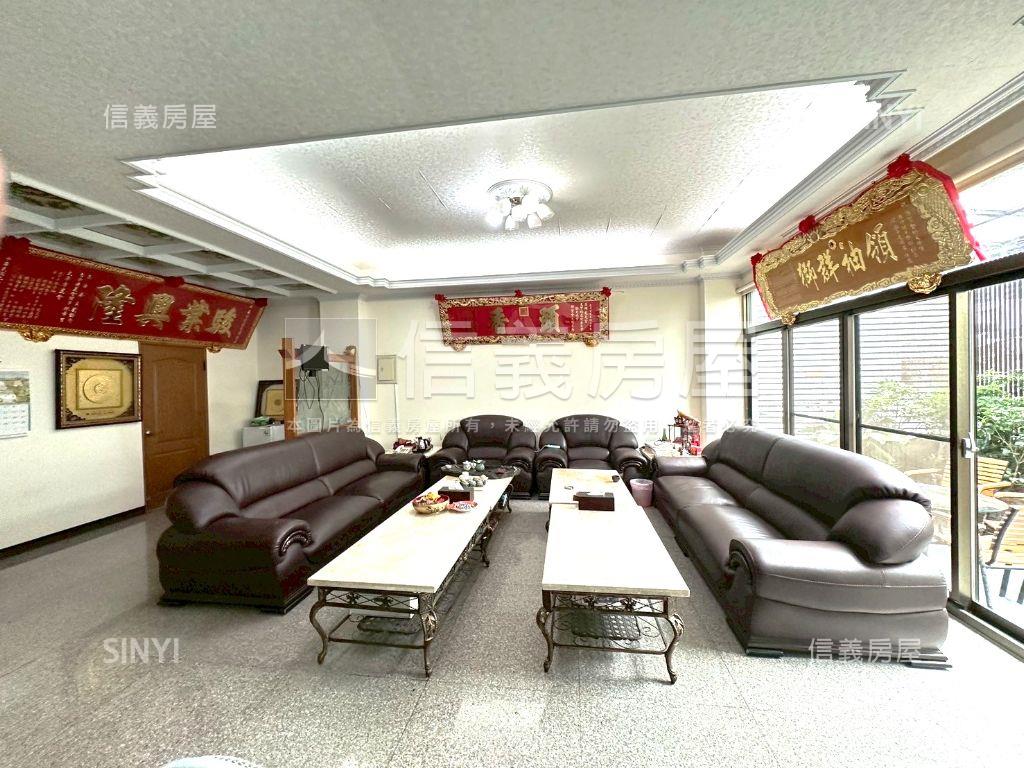 酷１１期大面寬雙店面房屋室內格局與周邊環境