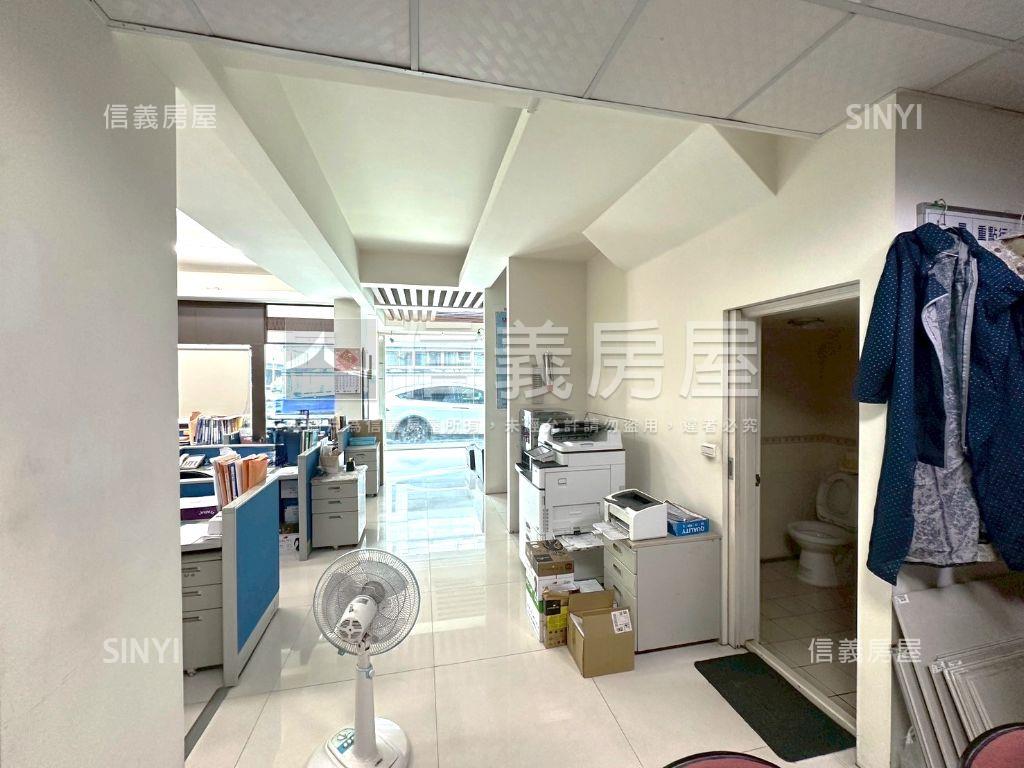 酷１１期大面寬雙店面房屋室內格局與周邊環境