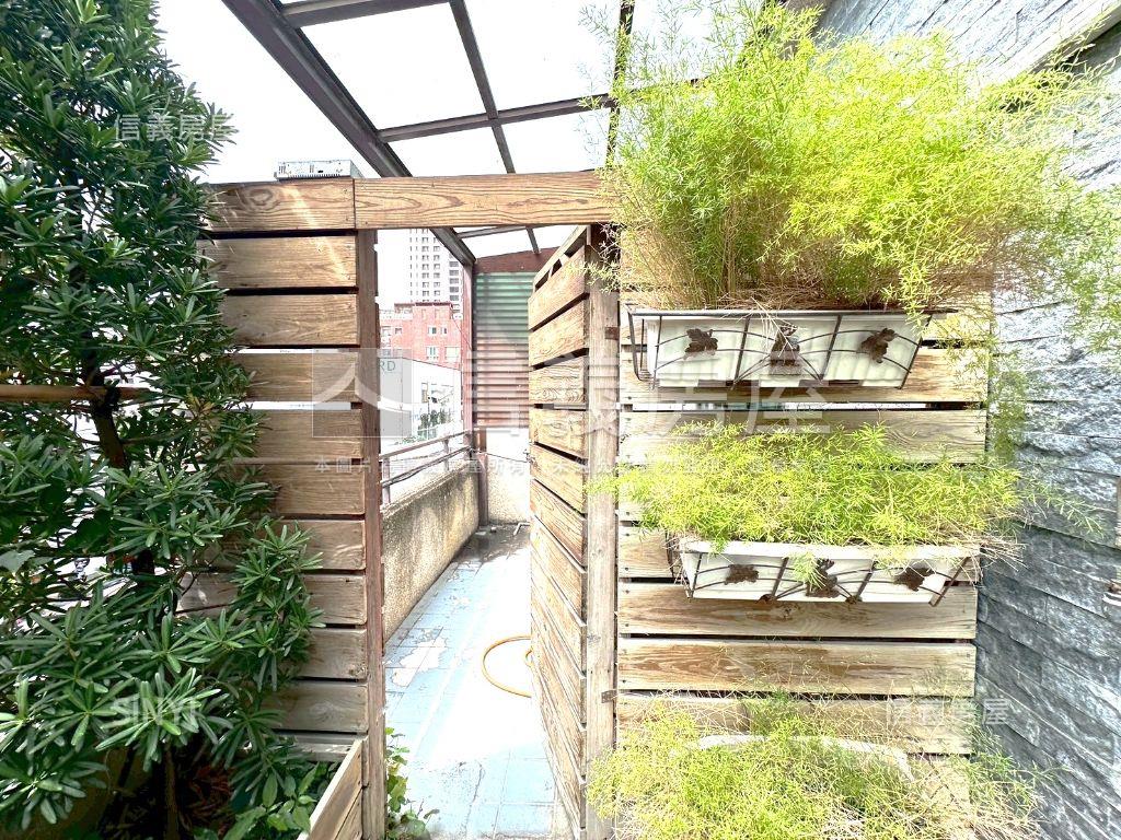 酷１１期大面寬雙店面房屋室內格局與周邊環境