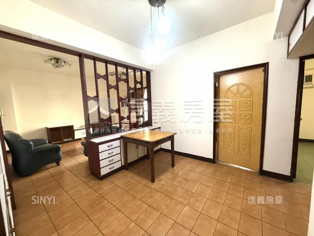 市府文教正三房房屋室內格局與周邊環境
