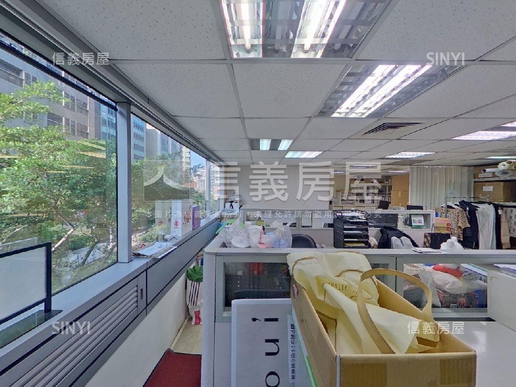 信義區基隆路純辦附車位房屋室內格局與周邊環境