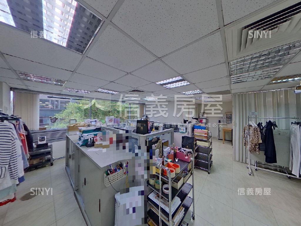 信義區基隆路純辦附車位房屋室內格局與周邊環境