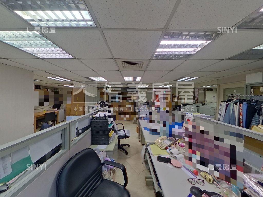 信義區基隆路純辦附車位房屋室內格局與周邊環境