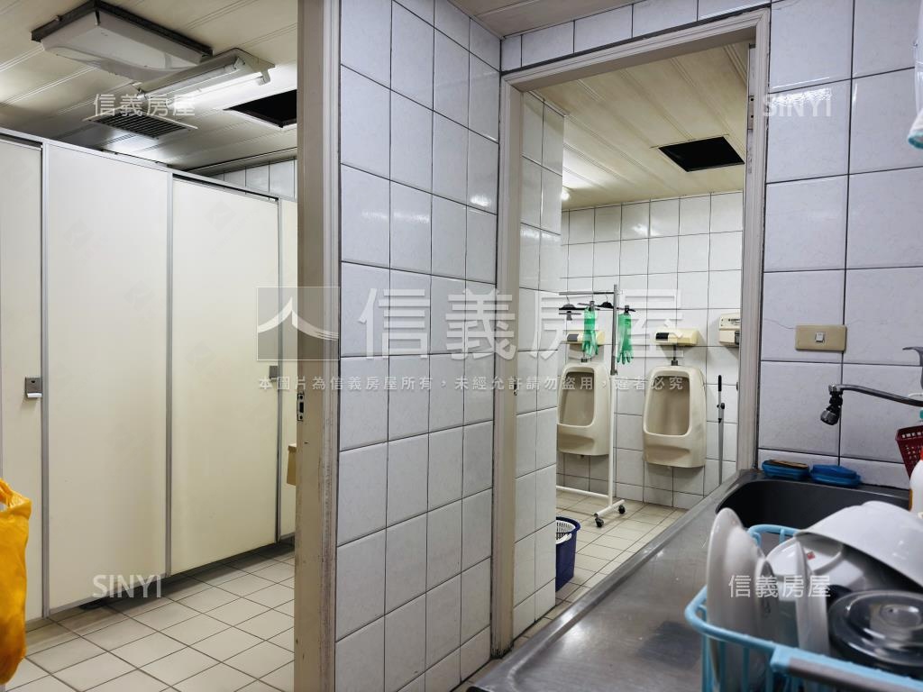 信義區基隆路純辦附車位房屋室內格局與周邊環境