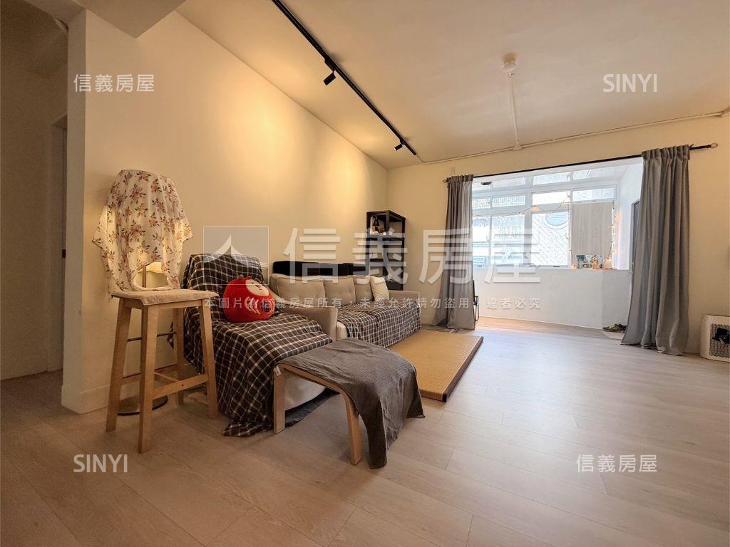 捷運小碧潭大面採光美寓房屋室內格局與周邊環境