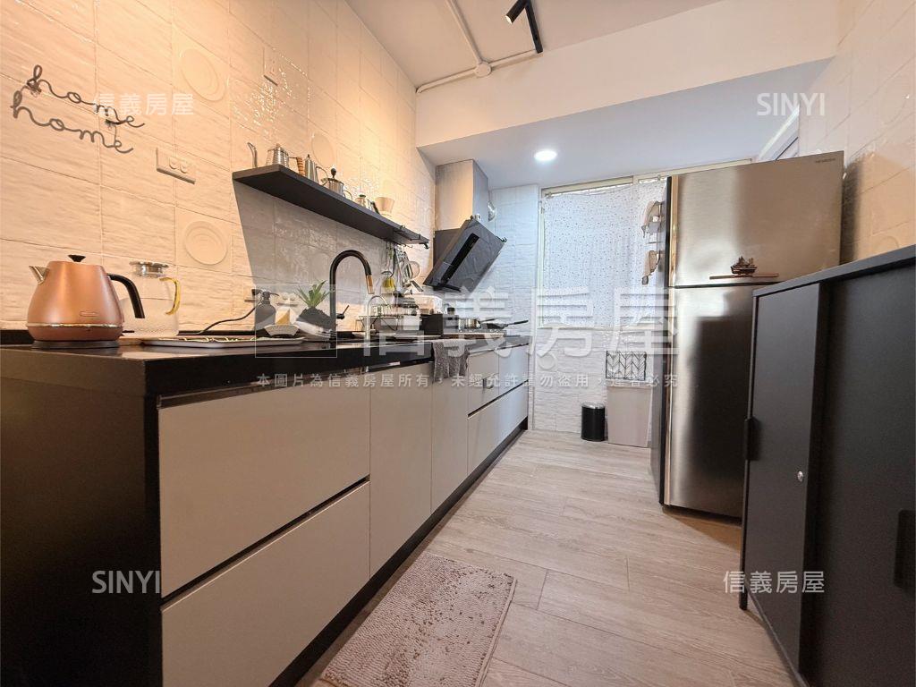 捷運小碧潭大面採光美寓房屋室內格局與周邊環境