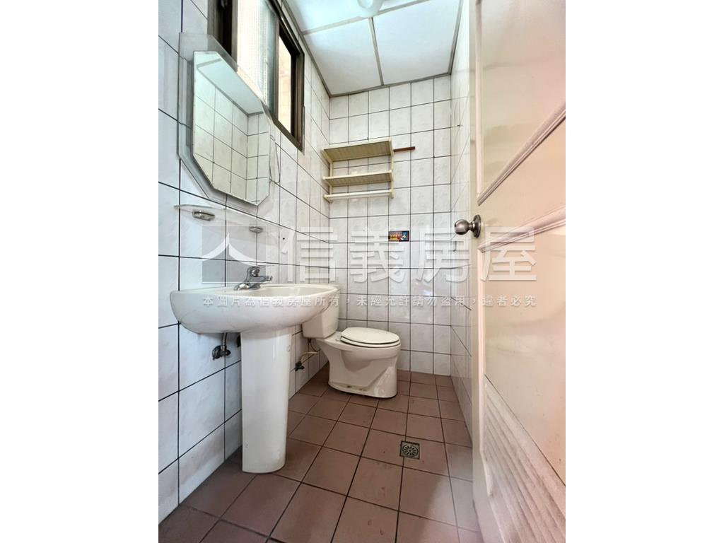 捷運～近新和國小金店面房屋室內格局與周邊環境