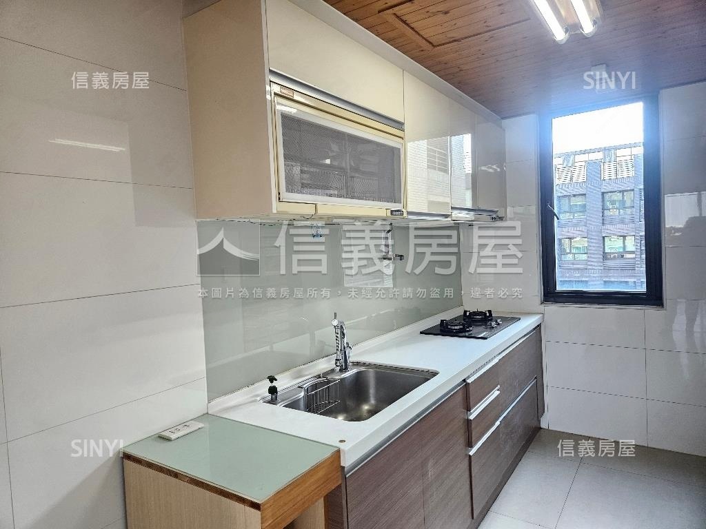 藍海帝國高樓視野三房房屋室內格局與周邊環境