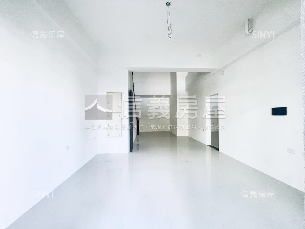 上禾２挑高店面房屋室內格局與周邊環境