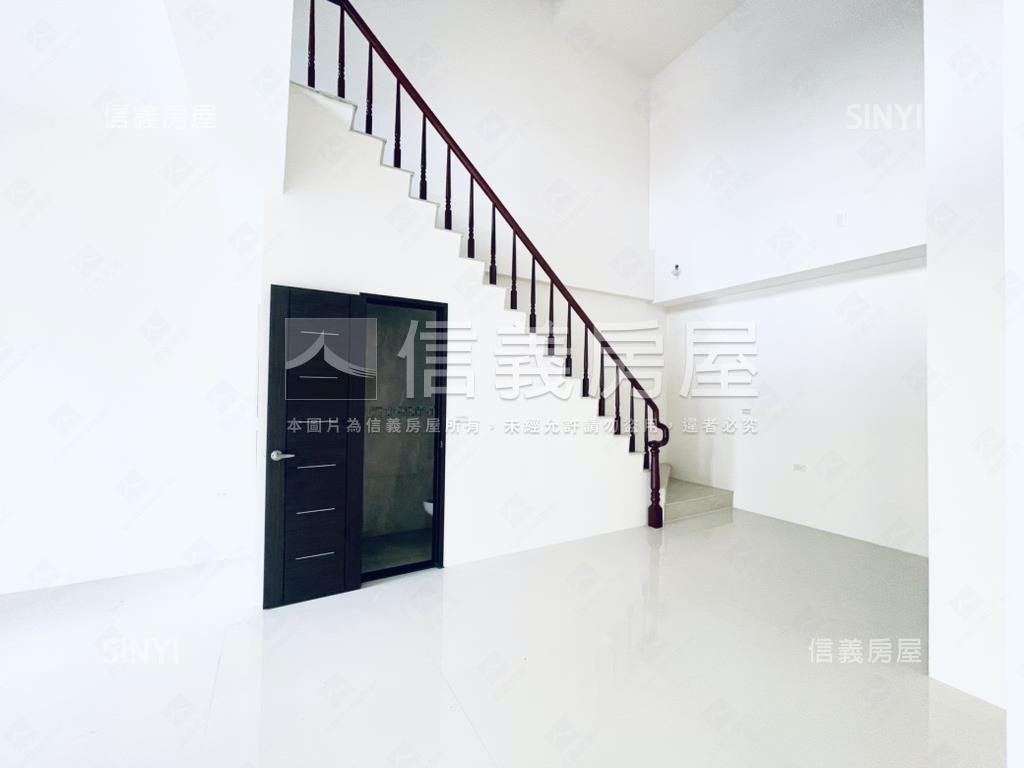 上禾２挑高店面房屋室內格局與周邊環境