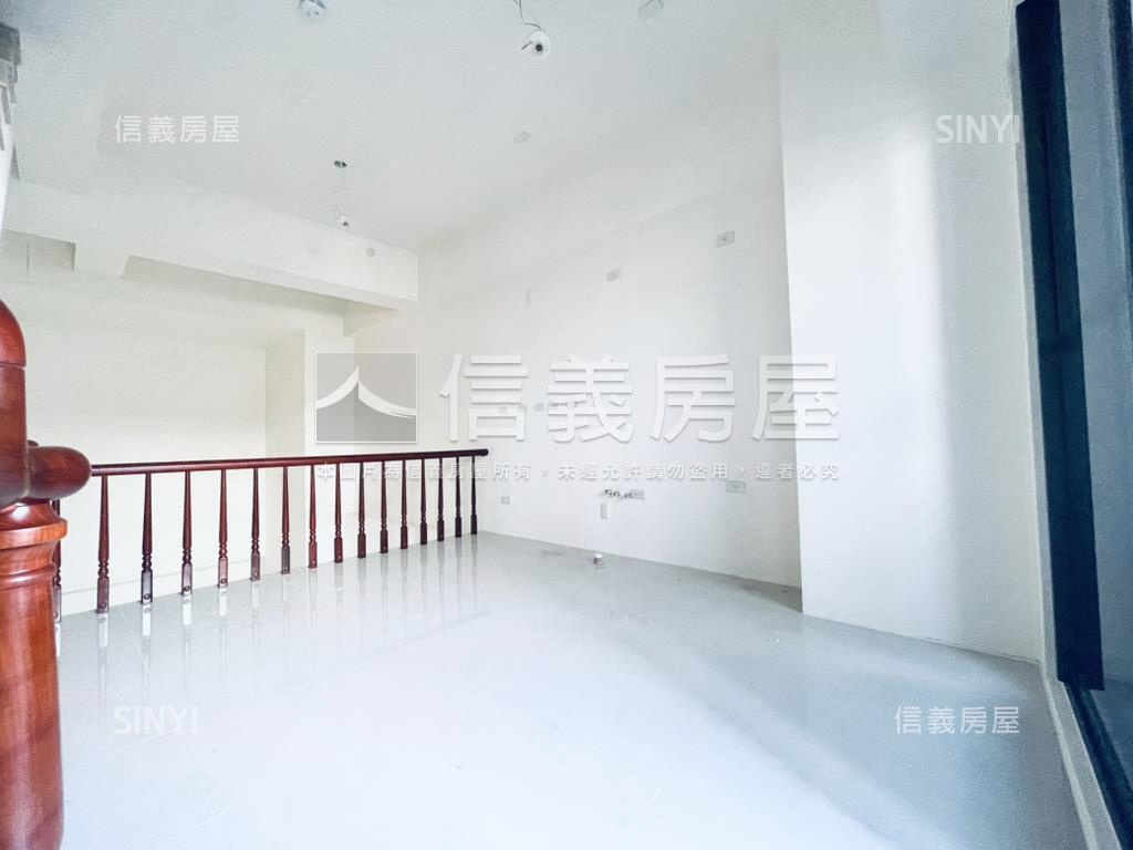 上禾２挑高店面房屋室內格局與周邊環境