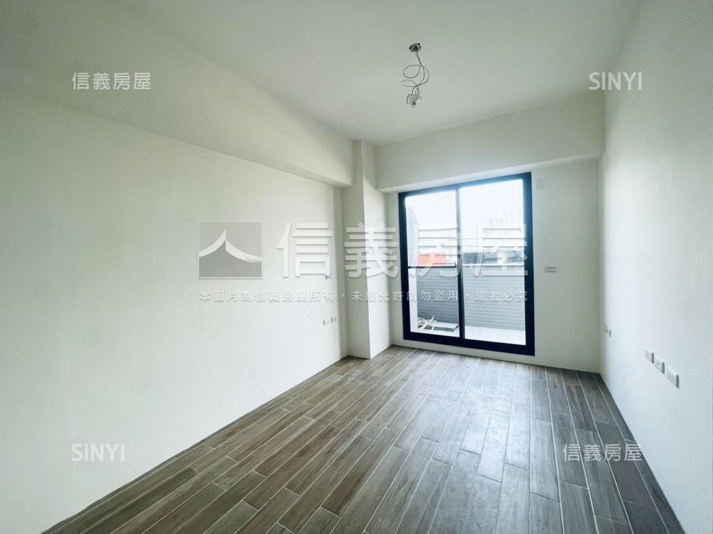 上禾２挑高店面房屋室內格局與周邊環境