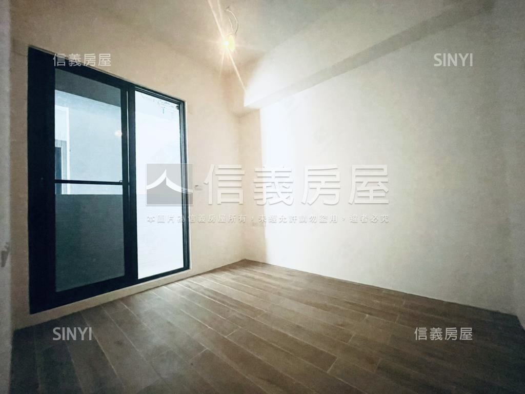 上禾２挑高店面房屋室內格局與周邊環境