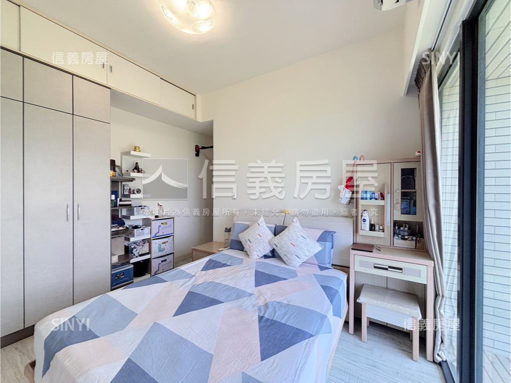 新潤海灣景觀３房車位房屋室內格局與周邊環境