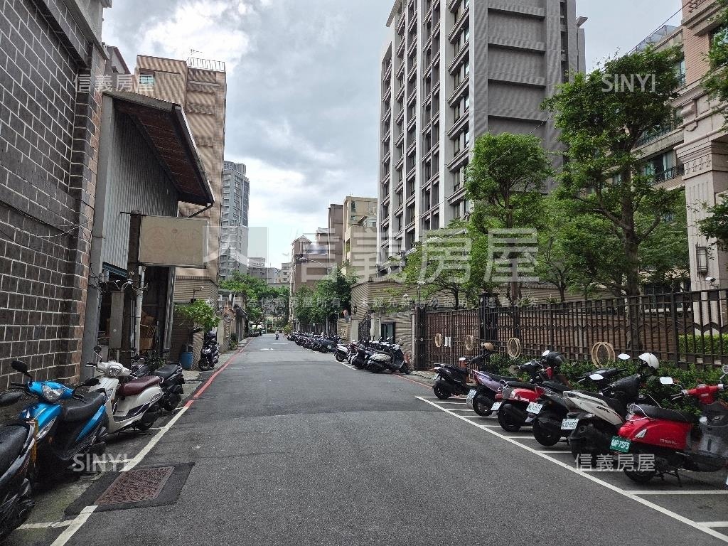 香榭麗舍美景三房平面車位房屋室內格局與周邊環境