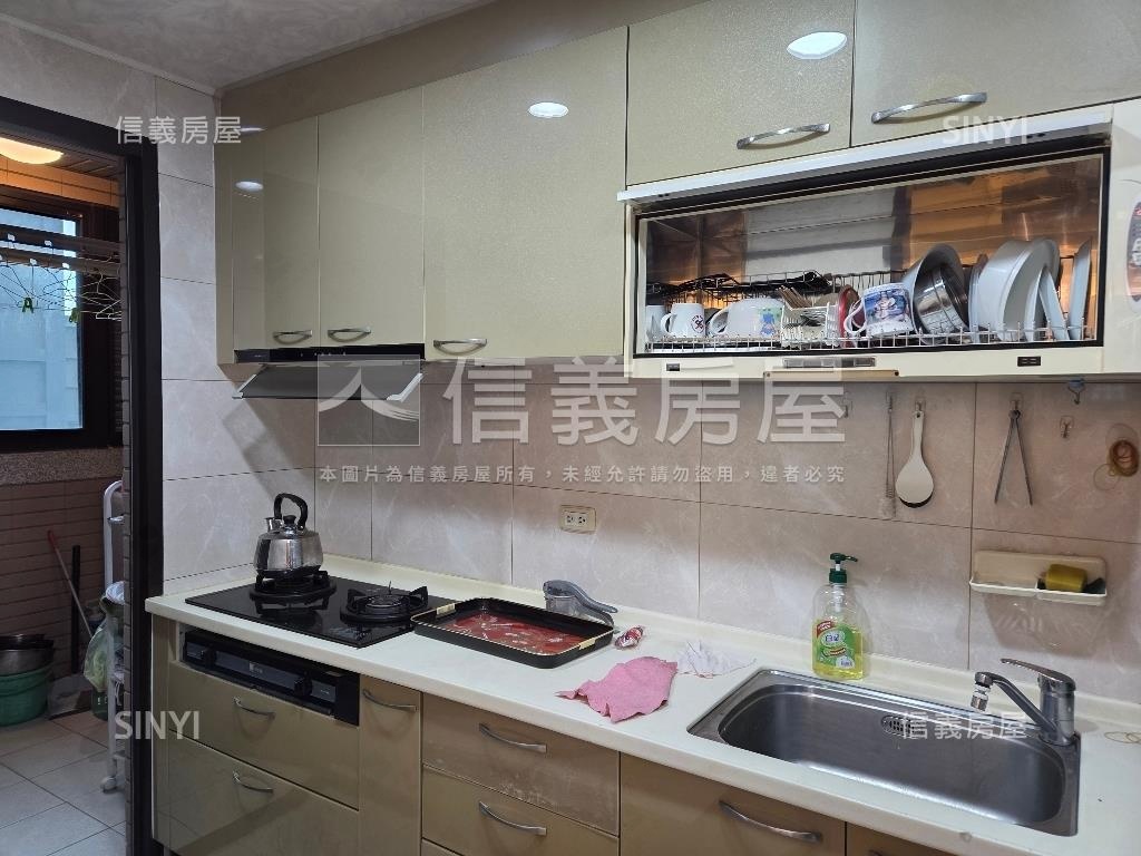 香榭麗舍美景三房平面車位房屋室內格局與周邊環境