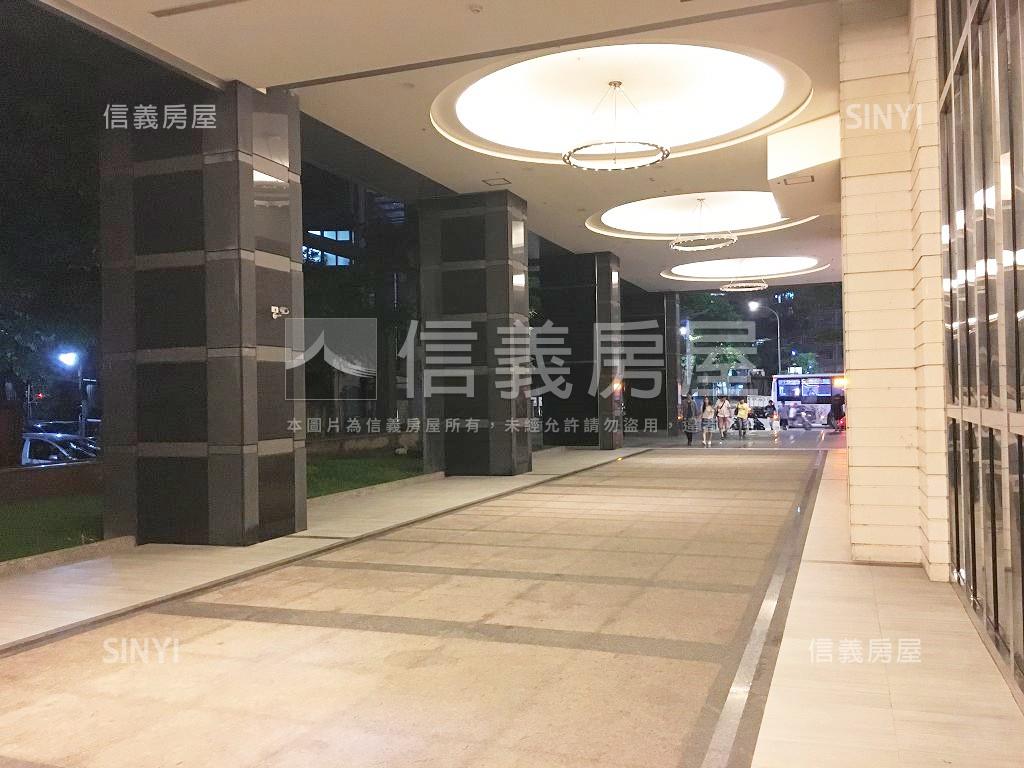 新板特區‧時尚裝潢小豪宅房屋室內格局與周邊環境