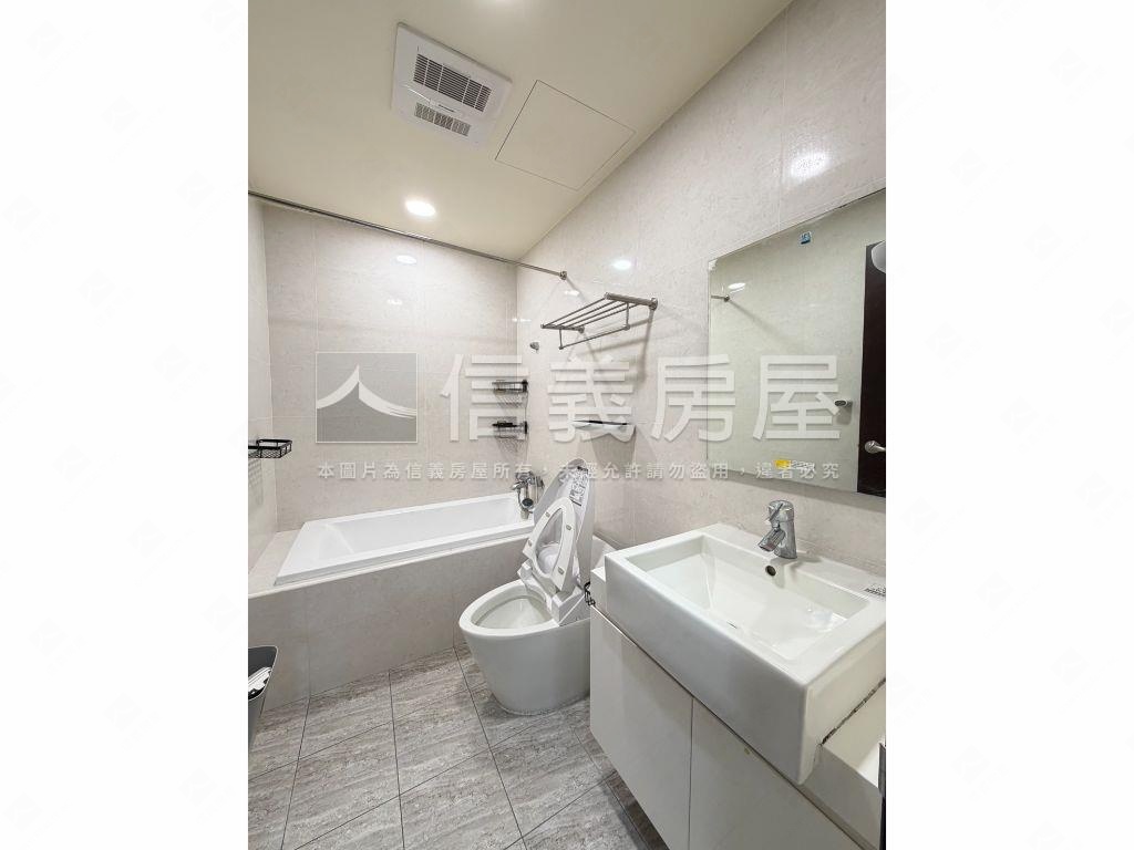 明廳大兩房平面車位房屋室內格局與周邊環境