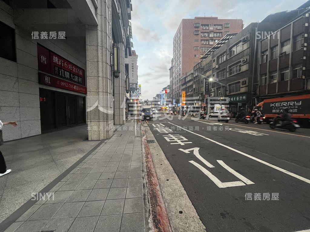 專任近台北橋捷運河景站房屋室內格局與周邊環境