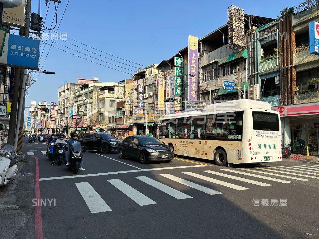 左營舊城熱鬧大路結市金店房屋室內格局與周邊環境