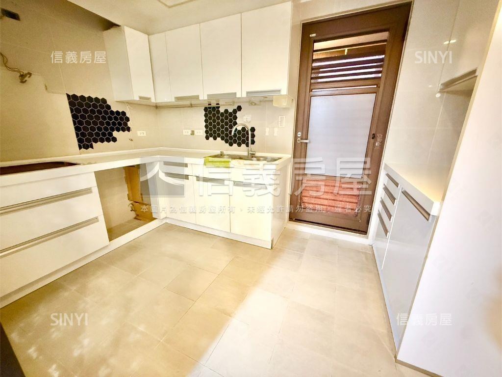 大安森學苑龍門採光三房車房屋室內格局與周邊環境