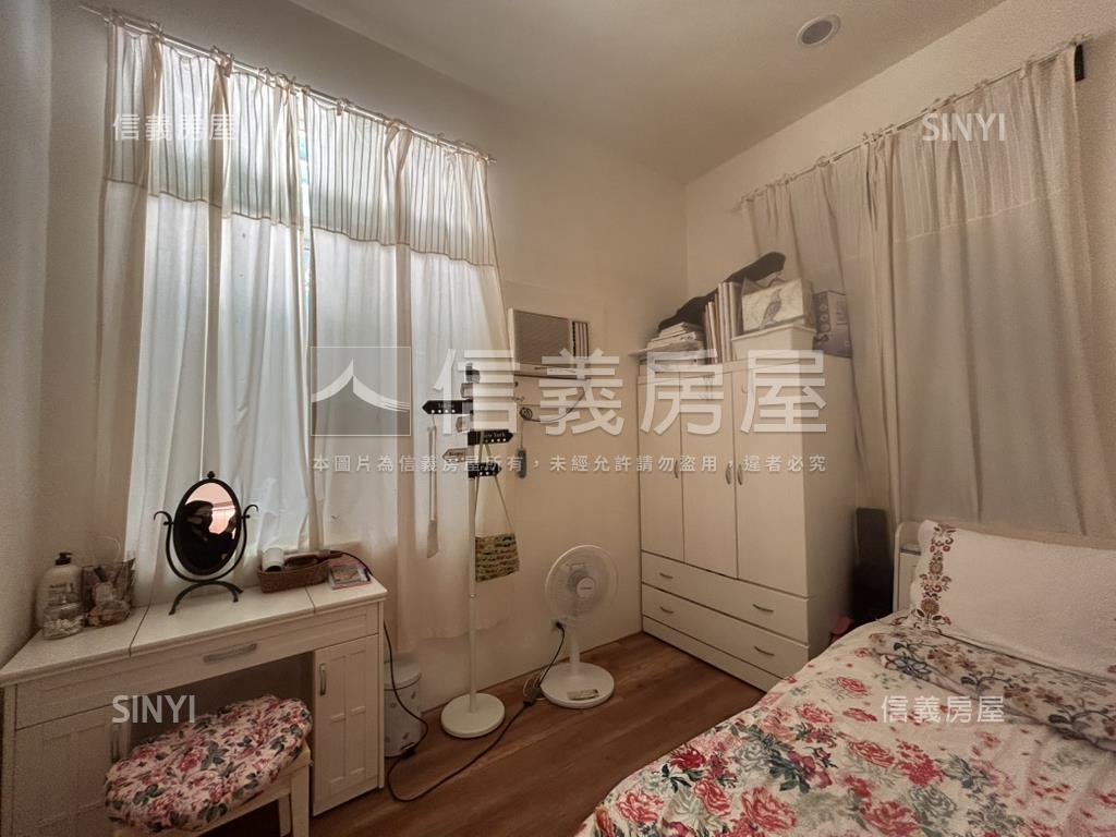 看山看海西子灣庭園一樓房屋室內格局與周邊環境