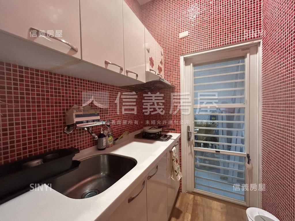看山看海西子灣庭園一樓房屋室內格局與周邊環境