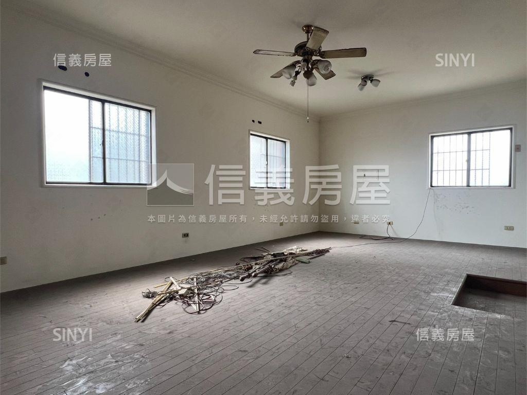 稀有挑高大地坪乙工廠房房屋室內格局與周邊環境