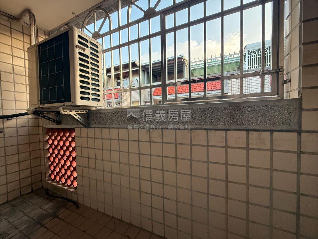 長億琉璃透天房屋室內格局與周邊環境