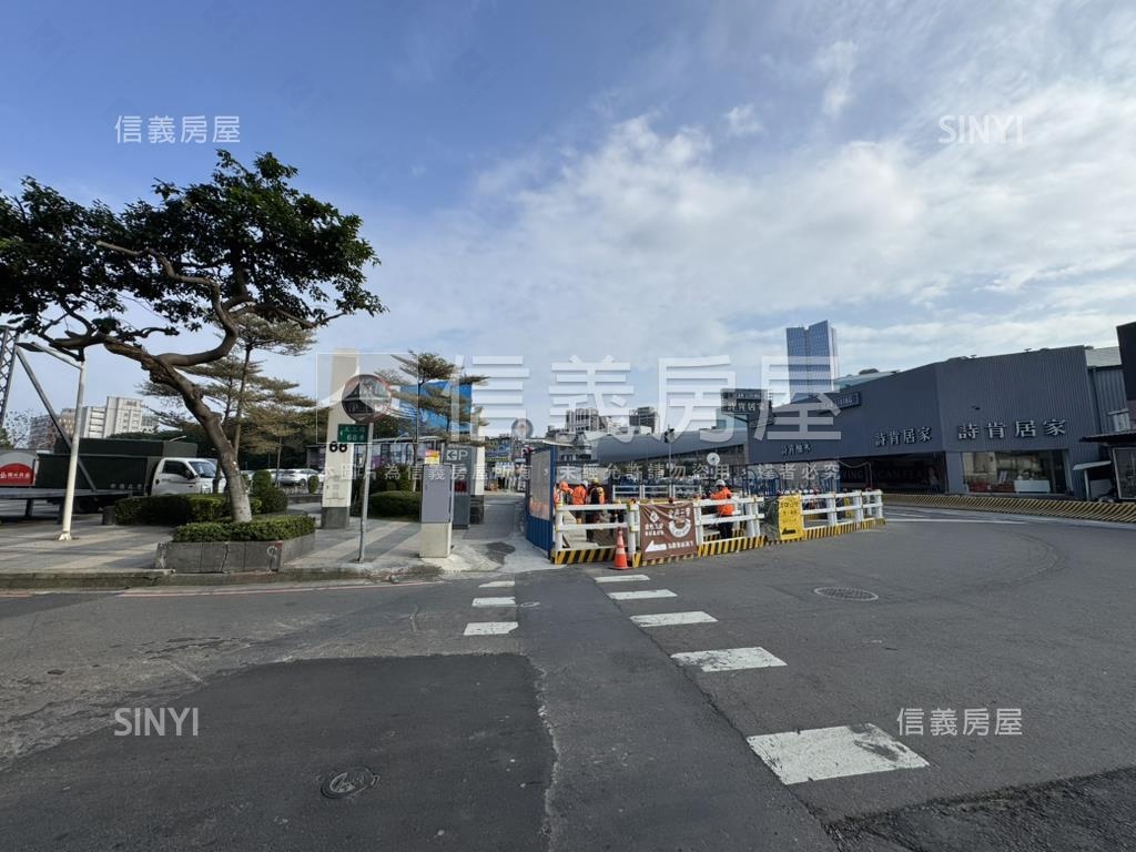 近晶冠廣場優質店辦房屋室內格局與周邊環境